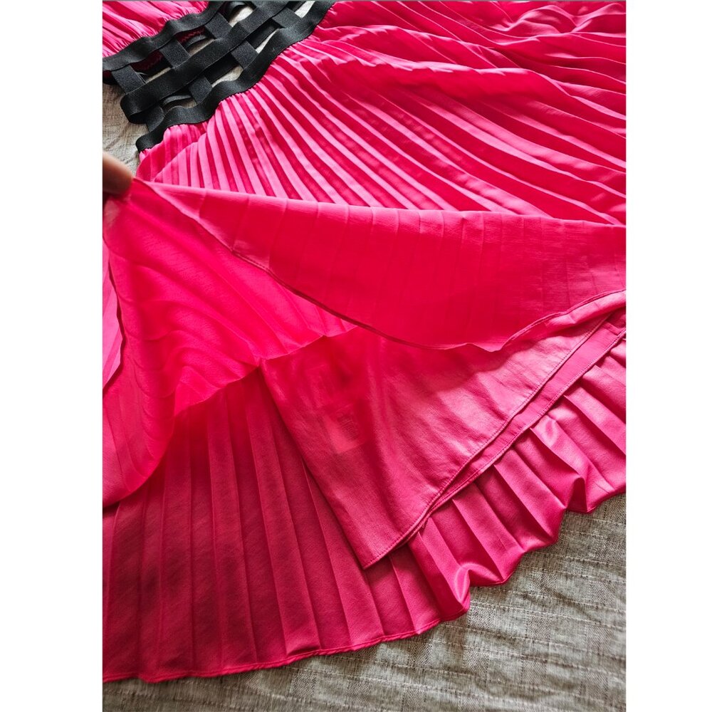 Gisele Pleated Sleeveless A-Line Midi Dress with Dust Bag S Hot Pink - Picture 5 of 10